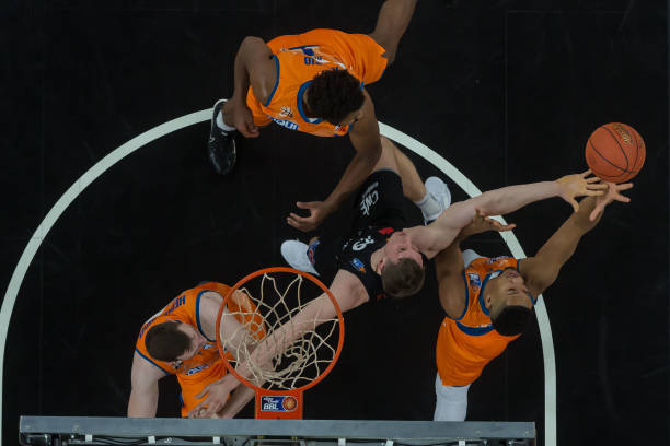 前场逼抢上 前场逼抢上