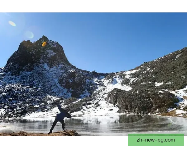 探险征途：挑战新高度，征服险峰
