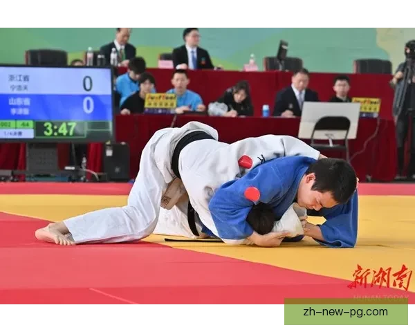 柔道公开赛:力与技的巅峰对决 柔道公开赛:力与技的巅峰对决